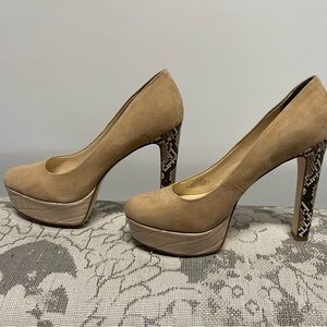 Jessica Simpson- Tan suede, snake and croc